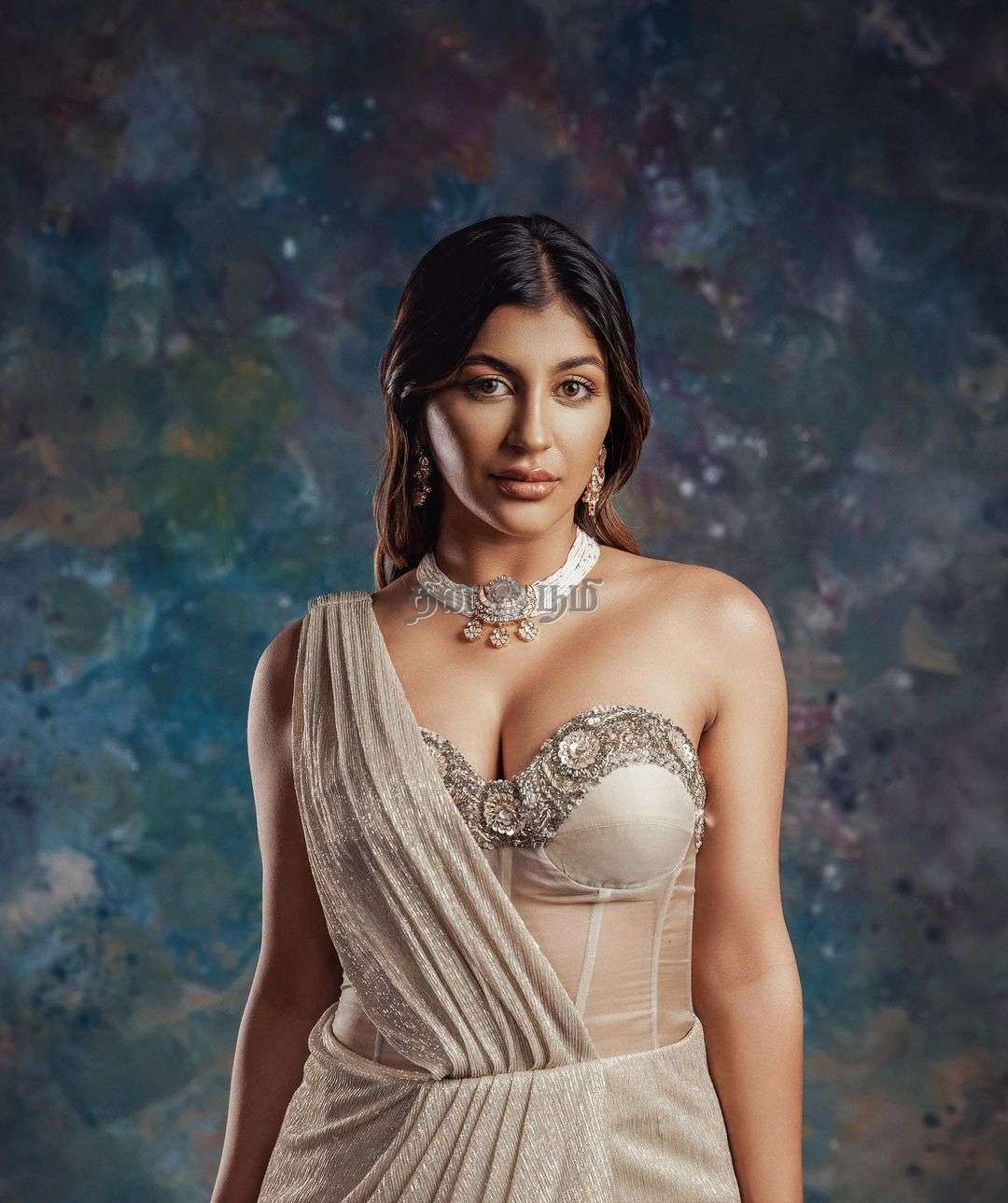 Yashika Aannand-3