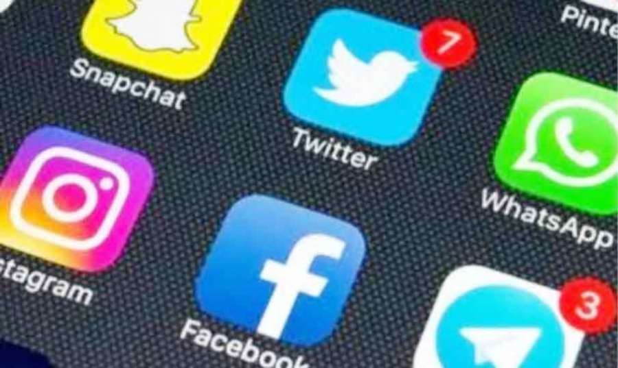 Facebook -WhatsApp 2022 04 