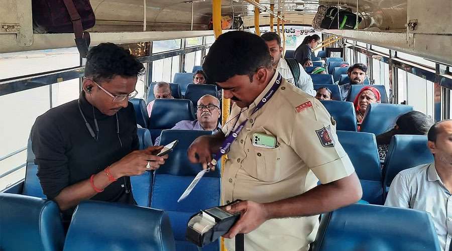 Digital-payment-bus-2024-07