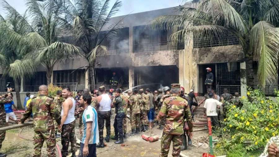 Bangladeshi--plane-crashes-