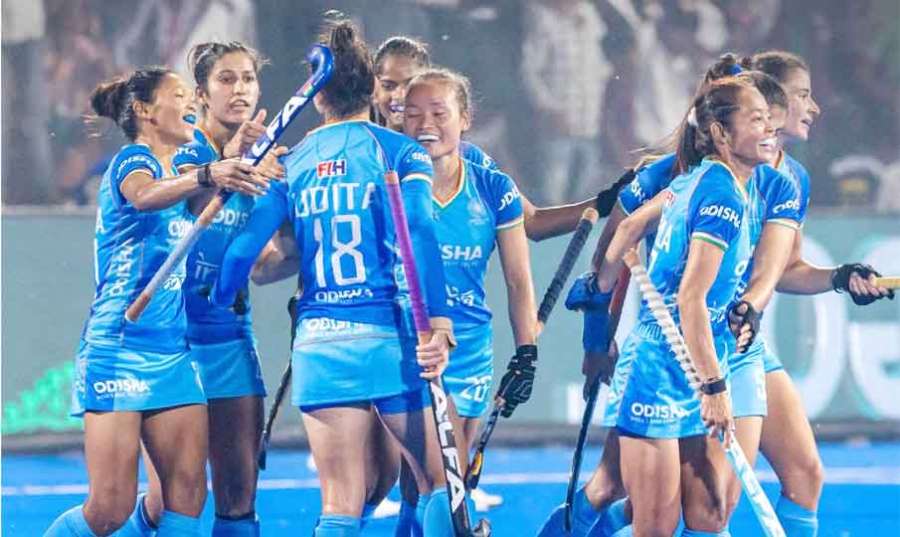 Woman Hokey 2024-11-11