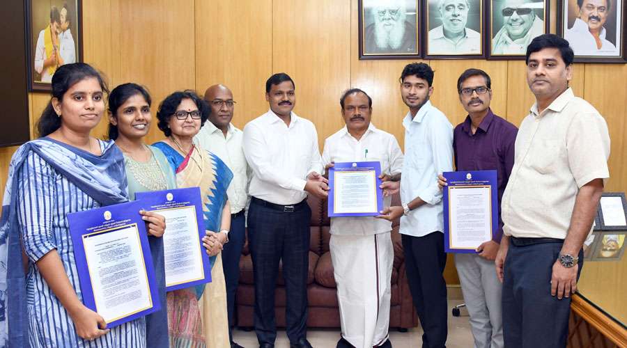 MINISTER-1-2025-12-10