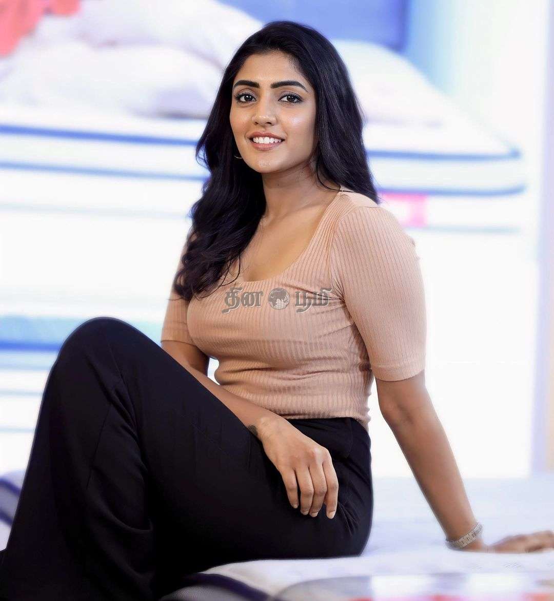 Eesha Rebba-1