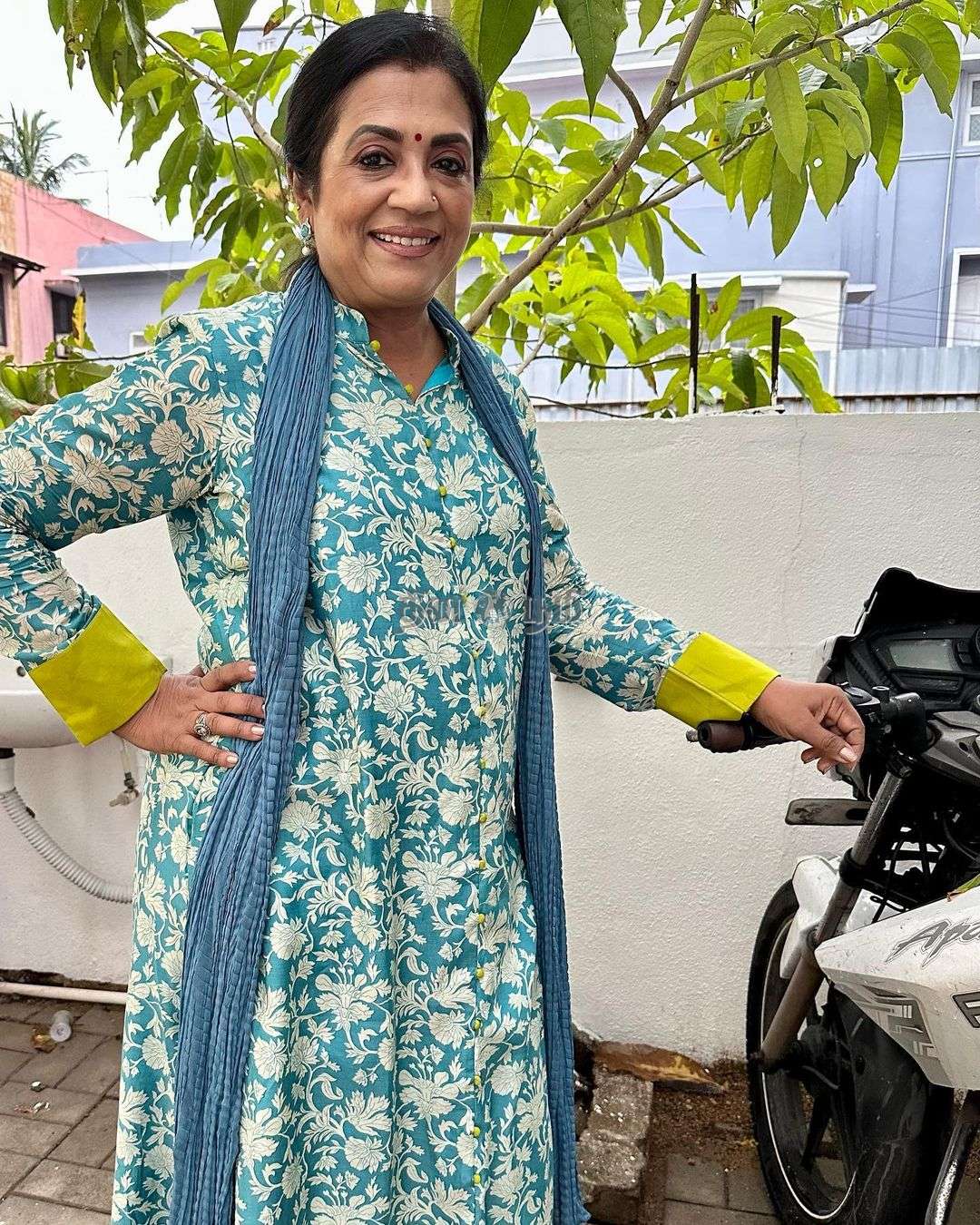 Poornima Bhagyaraj (2)