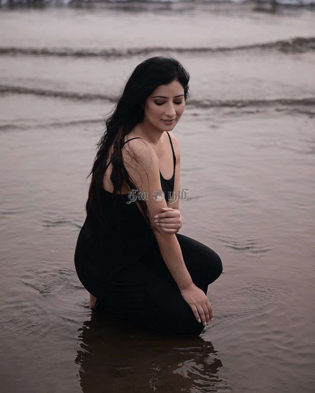 Niharica Raizada (4)