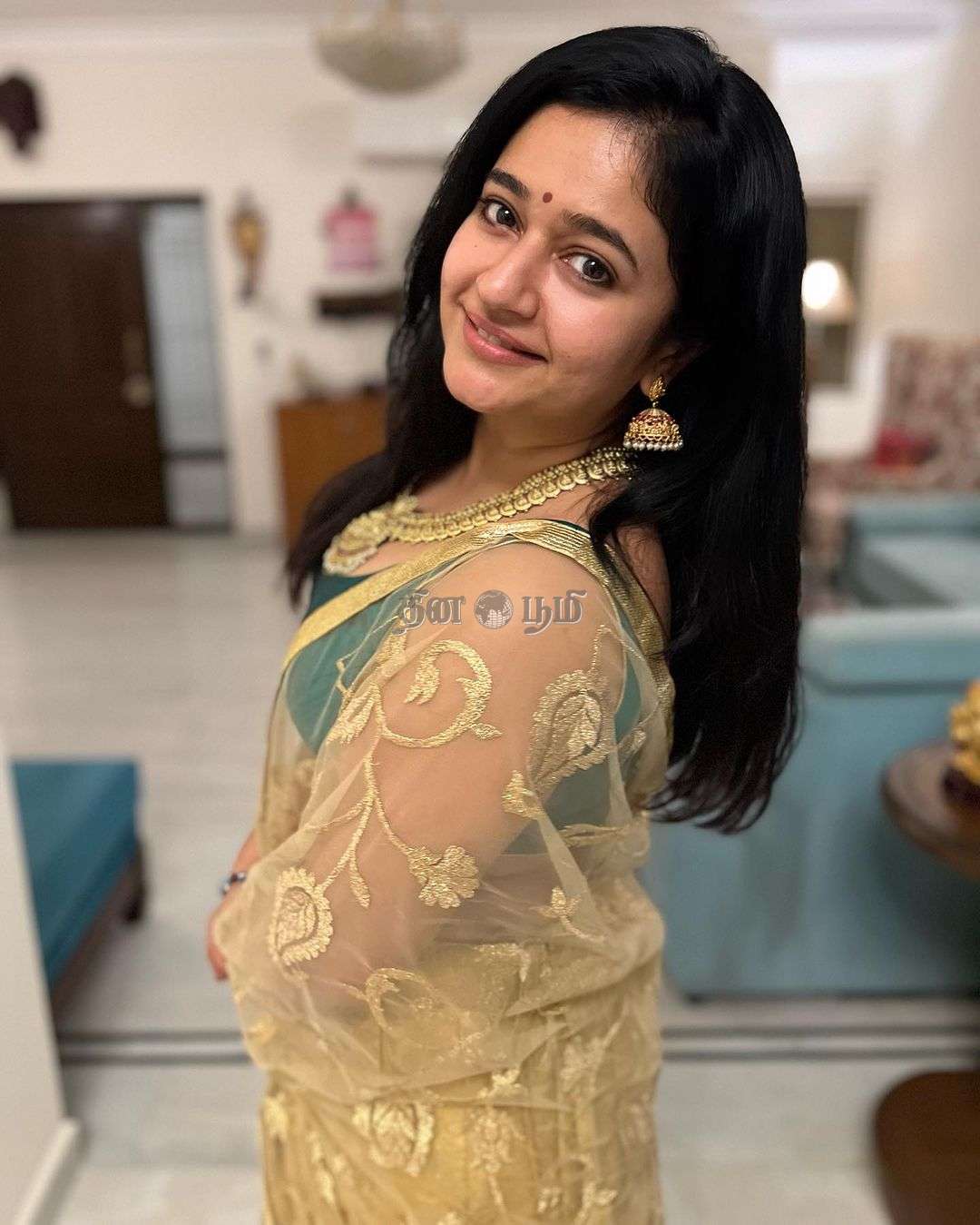 Poonam Bajwa (5)