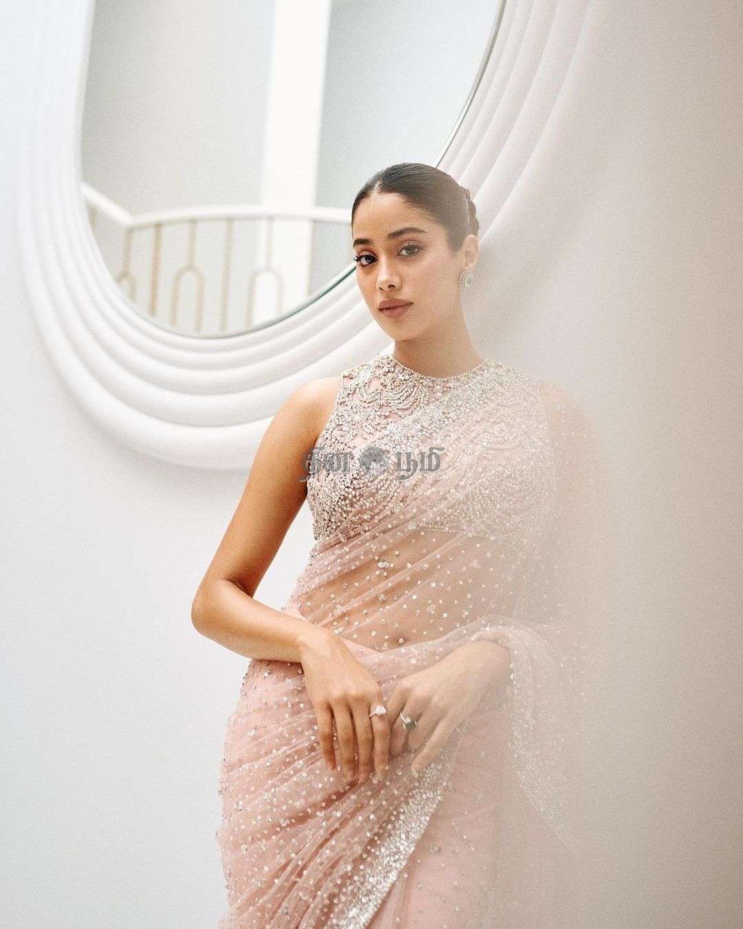 Janhvi Kapoor (8)