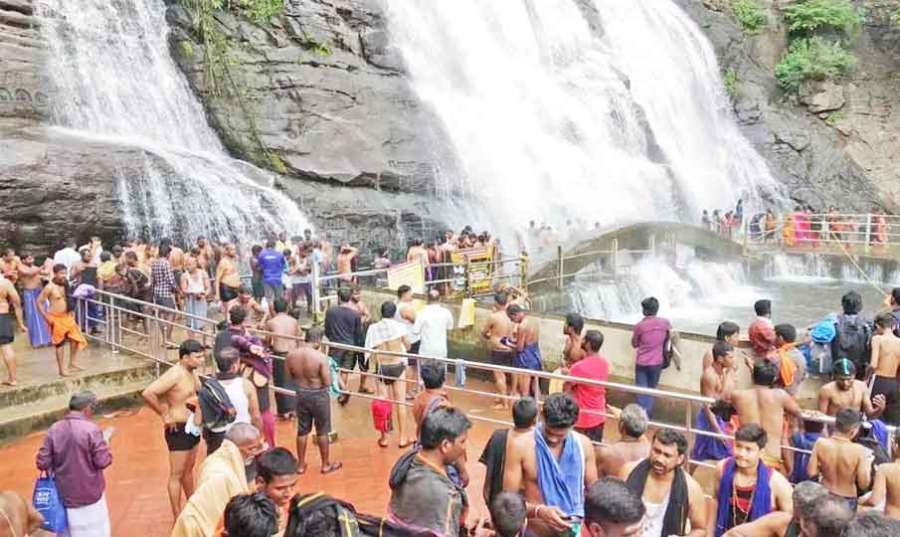 Kurtalam-Falls 2022 12 04