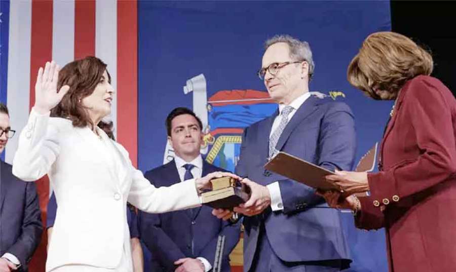 Kathy-Hochul 20221 01 03
